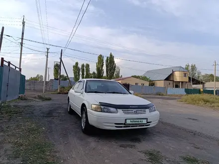 Toyota Camry 1997 года за 3 000 000 тг. в Шу – фото 3