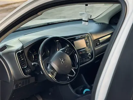 Mitsubishi Outlander 2016 года за 9 200 000 тг. в Алматы – фото 4