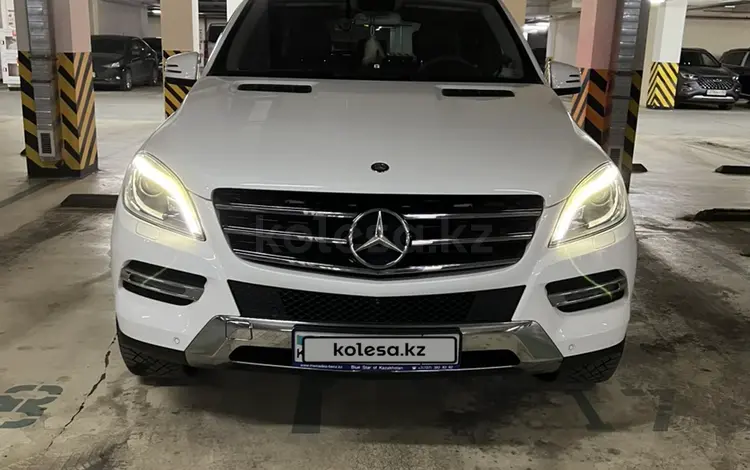 Mercedes-Benz ML 400 2014 года за 19 000 000 тг. в Алматы