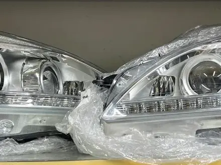 Передние Фары Mercedes — Benz W221 рестайлинг за 1 000 тг. в Алматы