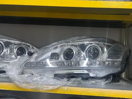 Передние Фары Mercedes — Benz W221 рестайлинг за 1 000 тг. в Алматы – фото 2