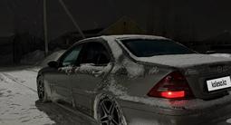 Mercedes-Benz C 230 2004 года за 2 700 000 тг. в Актобе – фото 3