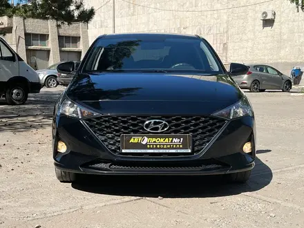 Hyundai Accent БЕЗ ВОДИТЕЛЯ в Павлодар – фото 2