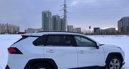 Toyota RAV4 2020 годаүшін14 500 000 тг. в Актобе – фото 4