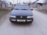 Volkswagen Passat 1994 годаүшін2 300 000 тг. в Тараз