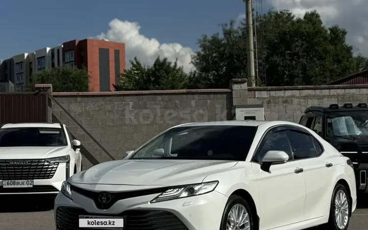 Toyota Camry 2020 года за 15 000 000 тг. в Алматы