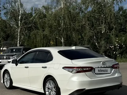 Toyota Camry 2020 года за 15 000 000 тг. в Алматы – фото 4
