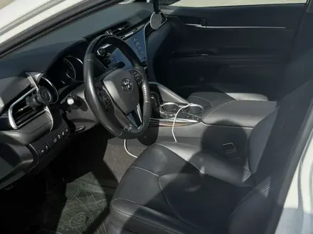 Toyota Camry 2020 года за 15 000 000 тг. в Алматы – фото 6