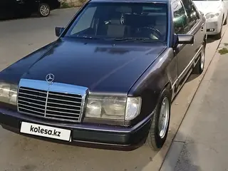 Mercedes-Benz E 230