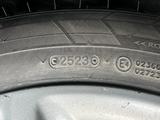 Комплект шины с дисками Lexus gs300 за 130 000 тг. в Астана – фото 2