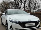 Hyundai Elantra 2023 года за 13 490 000 тг. в Шымкент – фото 4
