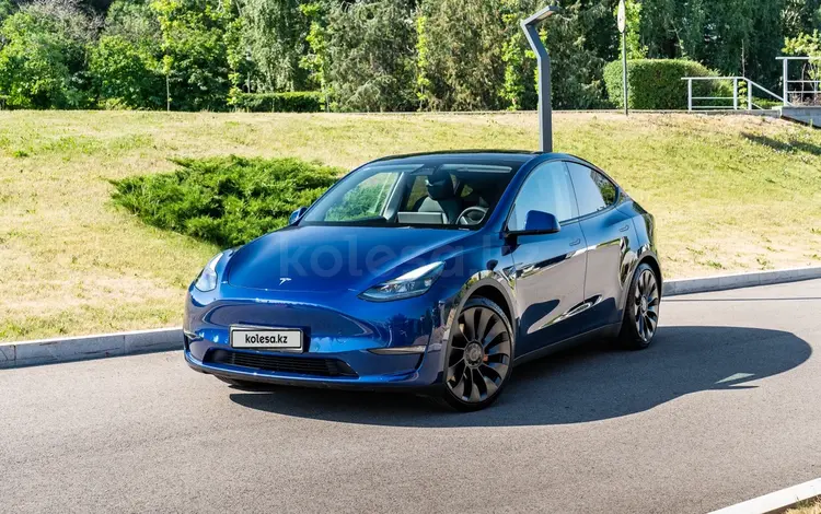 Tesla Model Y 2023 года за 19 000 000 тг. в Алматы