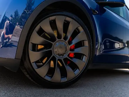 Tesla Model Y 2023 года за 19 000 000 тг. в Алматы – фото 8