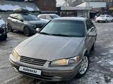 Toyota Camry 1998 годаүшін3 150 000 тг. в Алматы – фото 2