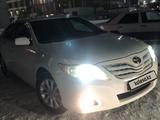 Toyota Camry 2011 года за 6 900 000 тг. в Астана – фото 2