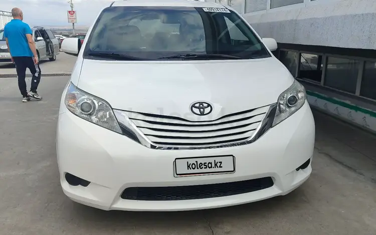 Toyota Sienna 2015 годаfor9 500 000 тг. в Алматы