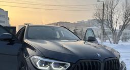 BMW X6 2021 года за 44 400 000 тг. в Астана – фото 2