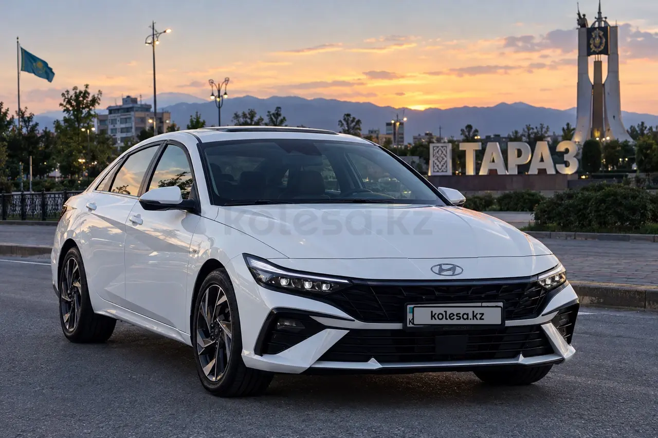 Hyundai Elantra, 2024