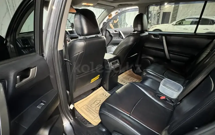 Toyota Highlander 2012 года за 13 000 000 тг. в Алматы