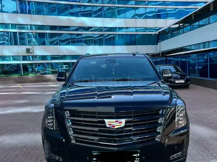 Cadillac Escalade 2020 года за 48 000 000 тг. в Астана