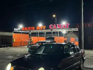 Mercedes-Benz E 320