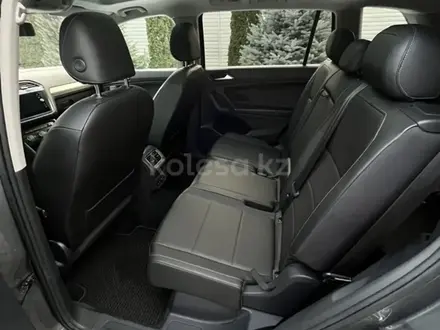 Volkswagen Tiguan 2017 года за 11 000 000 тг. в Алматы – фото 14