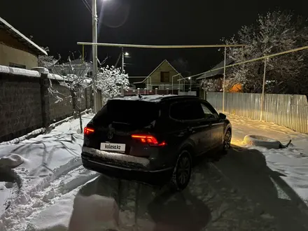 Volkswagen Tiguan 2017 года за 11 000 000 тг. в Алматы – фото 15