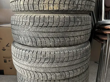 Michelin Latitude X-Ice 235/65/R17 зимние нешипованные за 180 000 тг. в Караганда