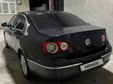 Volkswagen Passat 2005 годаүшін4 000 000 тг. в Шымкент