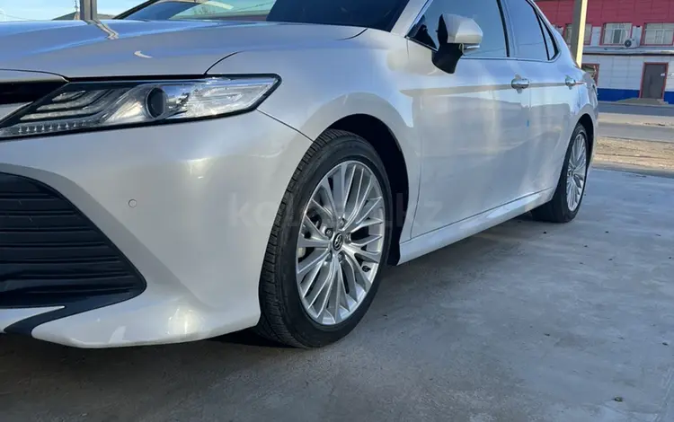 Toyota Camry 2019 года за 15 500 000 тг. в Кызылорда