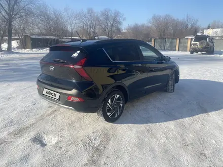 Hyundai Bayon 2023 года за 9 200 000 тг. в Караганда – фото 3