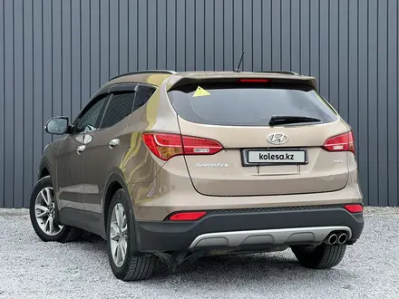 Hyundai Santa Fe 2014 года за 9 600 000 тг. в Актобе – фото 4