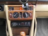Mercedes-Benz E 230 1989 годаfor1 500 000 тг. в Алматы