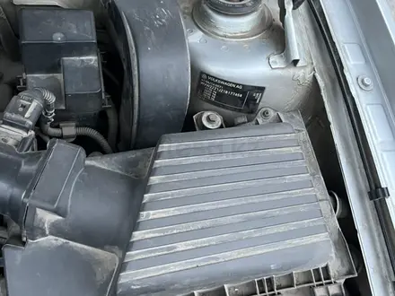 Volkswagen Golf 2001 года за 3 000 000 тг. в Алматы – фото 17
