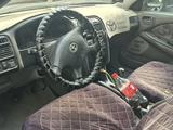 Toyota Avensis 1998 годаүшін1 100 000 тг. в Актобе – фото 5