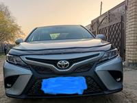 Toyota Camry 2019 года за 9 500 000 тг. в Актобе