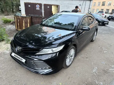 Toyota Camry 2018 года за 12 700 000 тг. в Павлодар