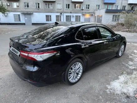 Toyota Camry 2018 года за 12 700 000 тг. в Павлодар – фото 2