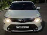 Toyota Camry 2017 года за 11 000 000 тг. в Павлодар – фото 2