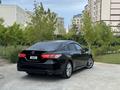 Toyota Camry 2018 года за 8 300 000 тг. в Актау – фото 2