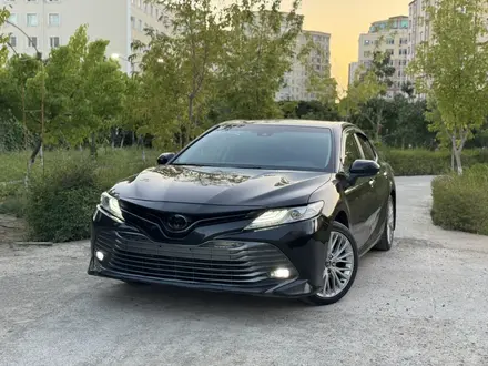 Toyota Camry 2018 года за 8 300 000 тг. в Актау