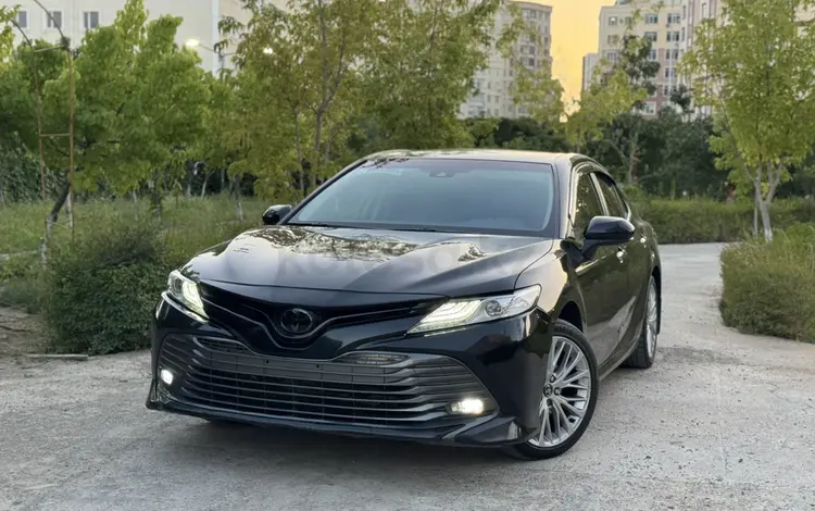 Toyota Camry 2018 года за 8 300 000 тг. в Актау