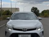 Toyota Camry 2016 года за 9 600 000 тг. в Караганда – фото 2