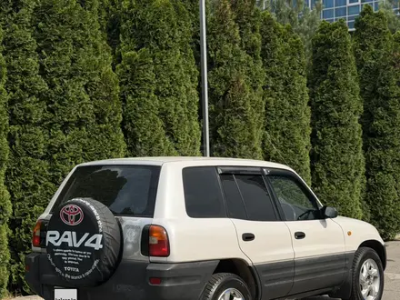 Toyota RAV4 1998 года за 2 350 000 тг. в Алматы – фото 5