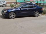 Mercedes-Benz C 240 2002 года за 2 980 000 тг. в Актау – фото 3