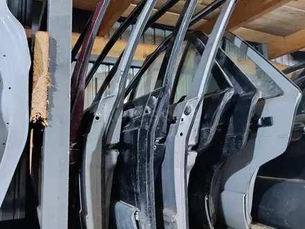 Двери на Мерседес W124 W140 W201 (190) ML164 за 15 000 тг. в Караганда – фото 3