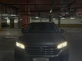 Volkswagen Touareg 2022 года за 31 000 000 тг. в Астана – фото 2