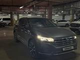 Volkswagen Touareg 2022 года за 31 000 000 тг. в Астана
