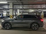 Volkswagen Touareg 2022 года за 31 000 000 тг. в Астана – фото 4