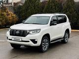 Toyota Land Cruiser Prado 2022 года за 27 900 000 тг. в Актау